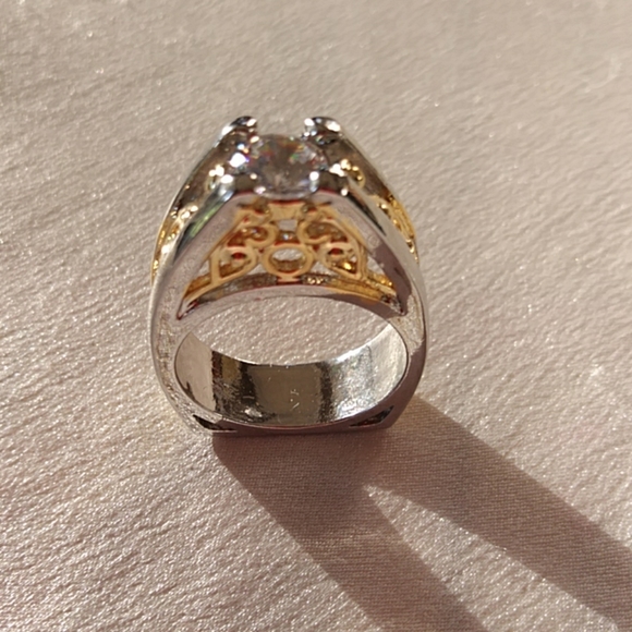 NWOT 18K GOLD FILLED WHITE TOPAZ RING SIZE 7 - Picture 7 of 8